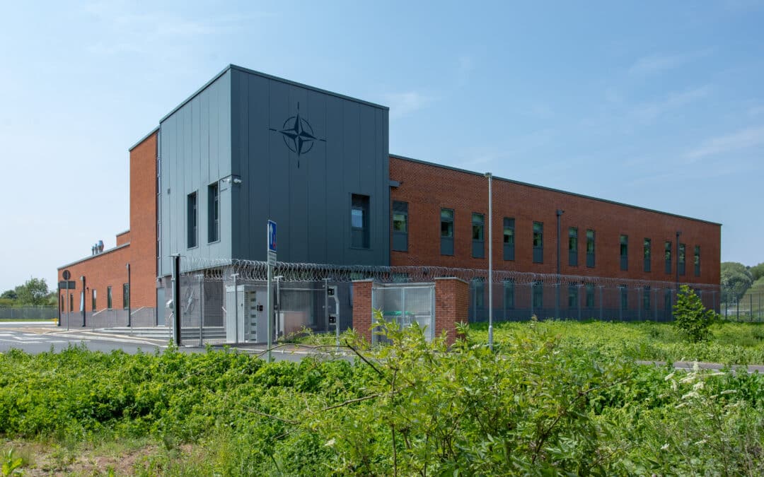 Henry Brothers hands over new facilities for 280 (NATO) Signal Squadron at Beacon Barracks